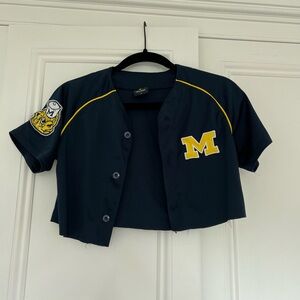 UMich cropped baseball jersey 🤍